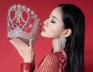 BIJ Tokyo Model Preneur with Natsumi 2 Natsumi with crown