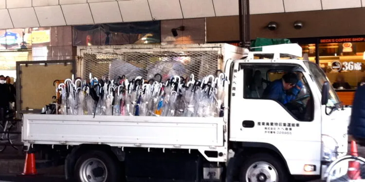 The Disposable Umbrella Culture in Japan 1 Disposable Umbrella