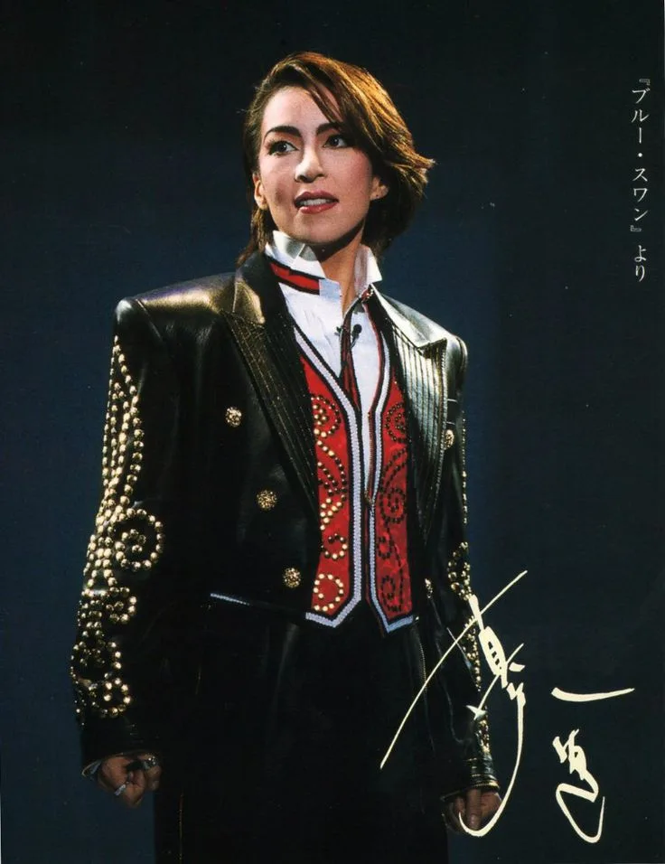Takarazuka: The All-Female Theatre That Stands in Contrast to Kabuki 2 Takarazuka